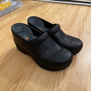 Dansko XP 2.0 Black Waterproof